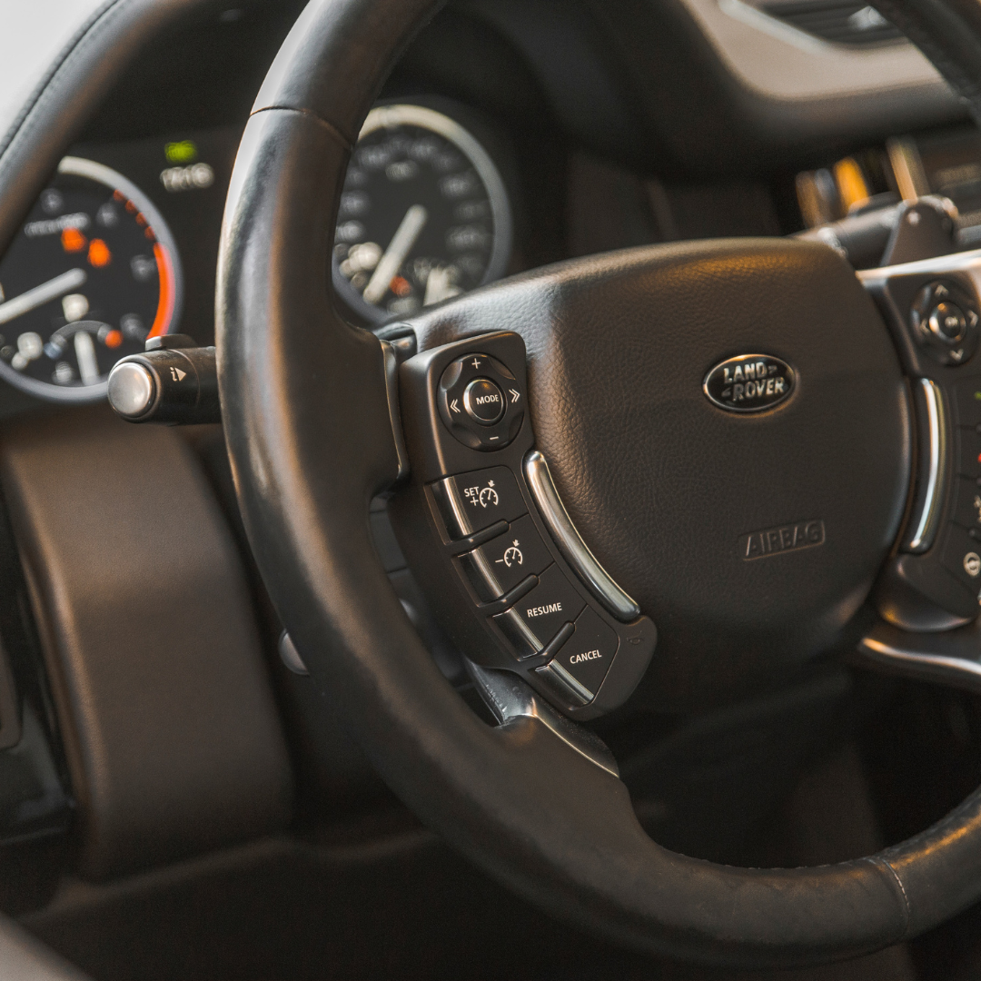 A Range Rover steering wheel with Automatic Driver Recognition.